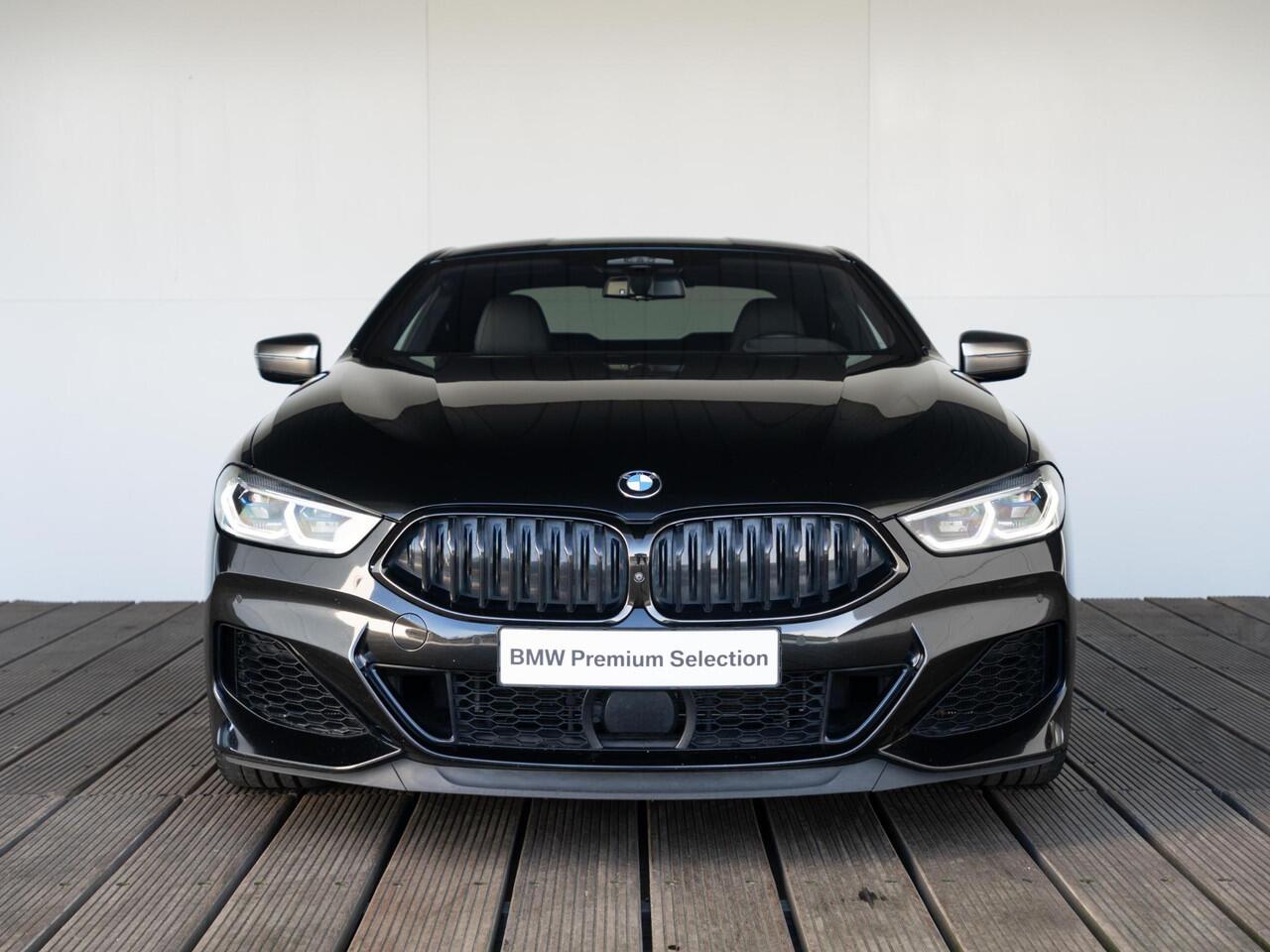 BMW 8-SERIE Coupé M850i xDrive | Innovationspakket | Harman Kardon | Comfort Access | Soft-Close | Stoelventilatie | Laserlight | 20''