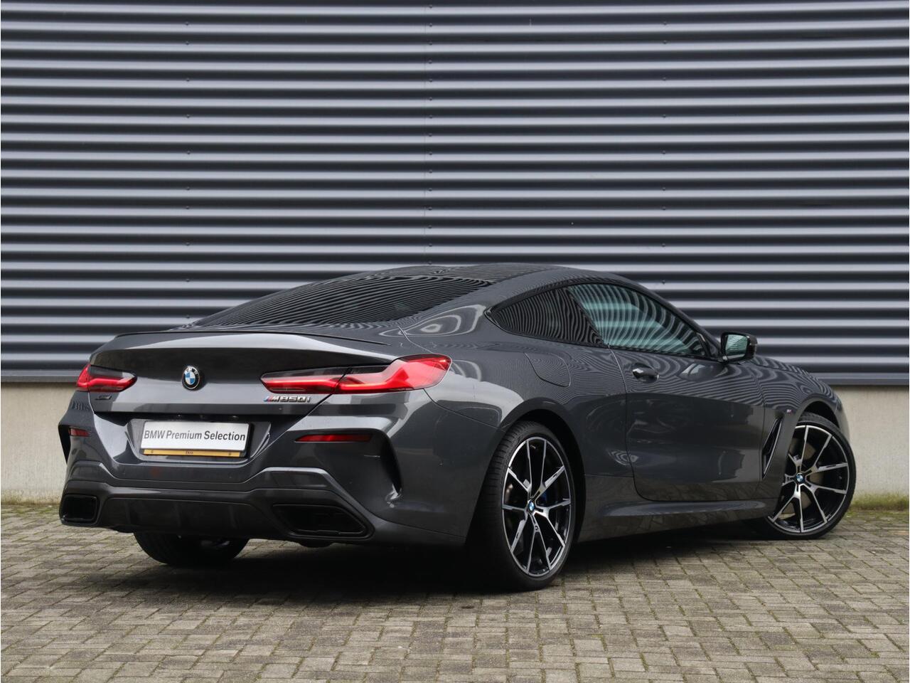 BMW 8-SERIE Coupé M850i xDrive | High Executive | M Sport | Driving Assistant Prof. | Carbon Exterieur Pack | Bowers & Wilkins | Adaptief M Onderstel | Laserlight | Active Steering | Parking Assistant Plus | 20'' LMV