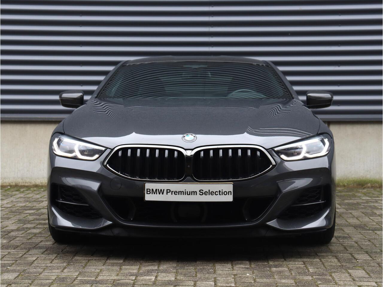 BMW 8-SERIE Coupé M850i xDrive | High Executive | M Sport | Driving Assistant Prof. | Carbon Exterieur Pack | Bowers & Wilkins | Adaptief M Onderstel | Laserlight | Active Steering | Parking Assistant Plus | 20'' LMV