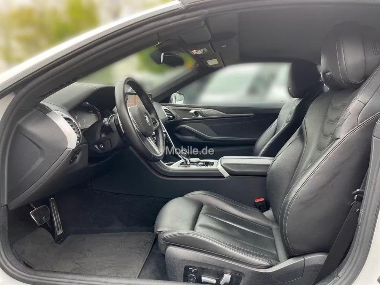 BMW 8-SERIE 840i xDrive