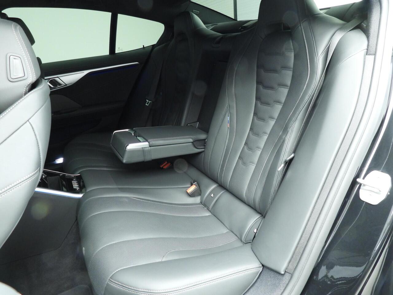 BMW 8-SERIE Gran Coupé 840i | M-Sportpakket | Laserlicht | Leder | HUD | Schuifdak | Elektr. zetels | Active cruise contole | DAB | Alu 19 inch