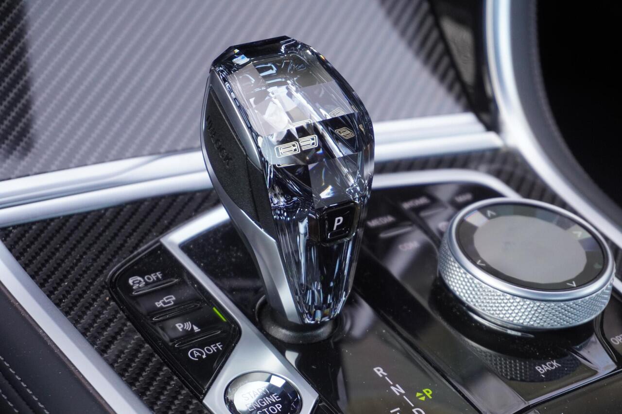 BMW 8-SERIE 840i xDrive High Executive | Driving Assistant Professional | Bowers & Wilkins Diamond Surround Sound Systeem | Parking Assistant Plus | BMW Laserlight | Soft-Close-Automatic voor portieren