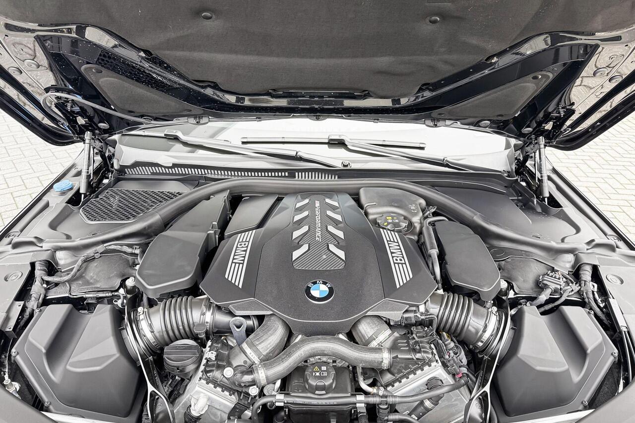 BMW 8-SERIE Cabrio M850i xDrive CoPilot Pack | Integral Active Steering