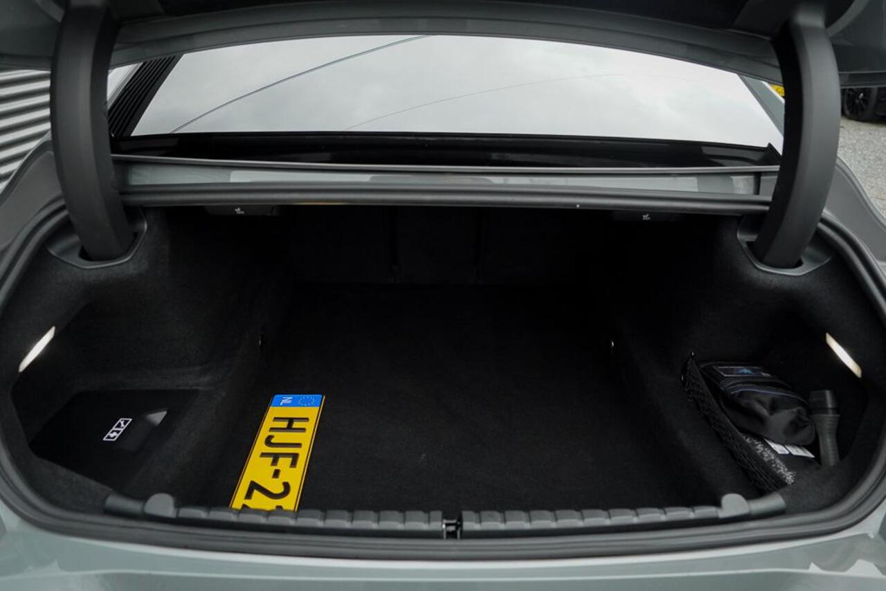 BMW 8-SERIE Gran Coupé 840i xDrive High Exe Individual / B&W / Pano / Carbon / M-Stoelen / Adaptive
