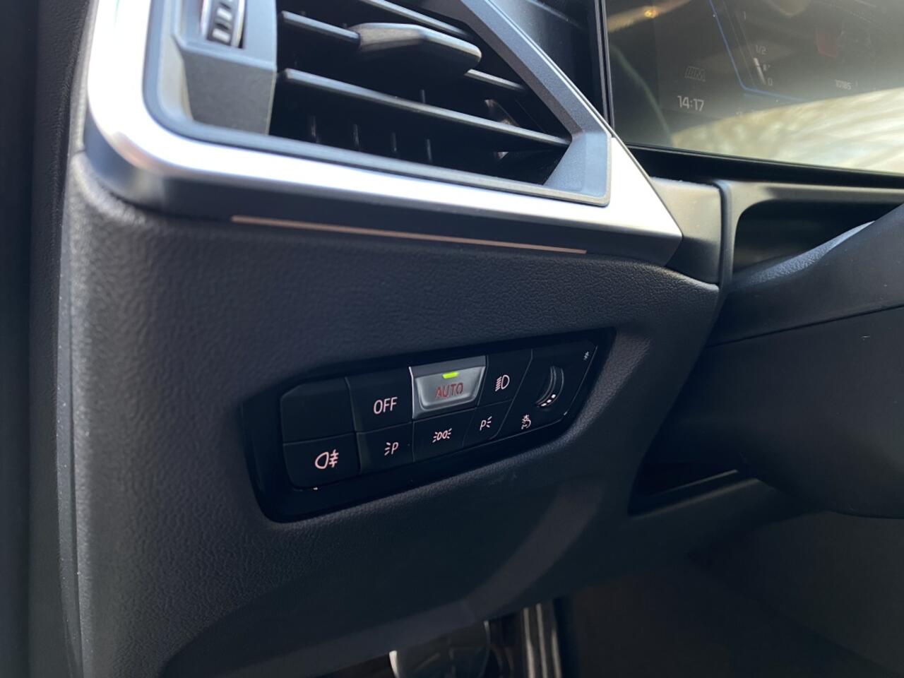 BMW M2 Akrapovic / Carbon /H&K /Head-Up/ M-Zetels+Memo/ 19-Inch/ Led