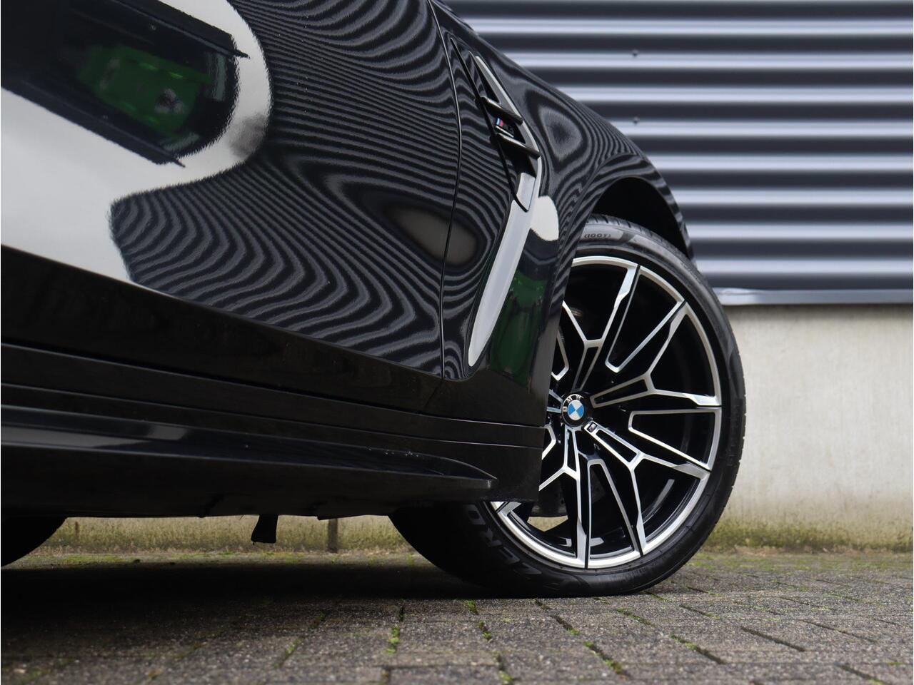 BMW M3 3-serie Sedan Competition | High Executive | Drivers Package | Carbon Exterieur Pakket | Harman Kardon | Head-Up | Driving Assistant Prof. | Elektr. Stoelen | Laserlight | 19/20'' LMV