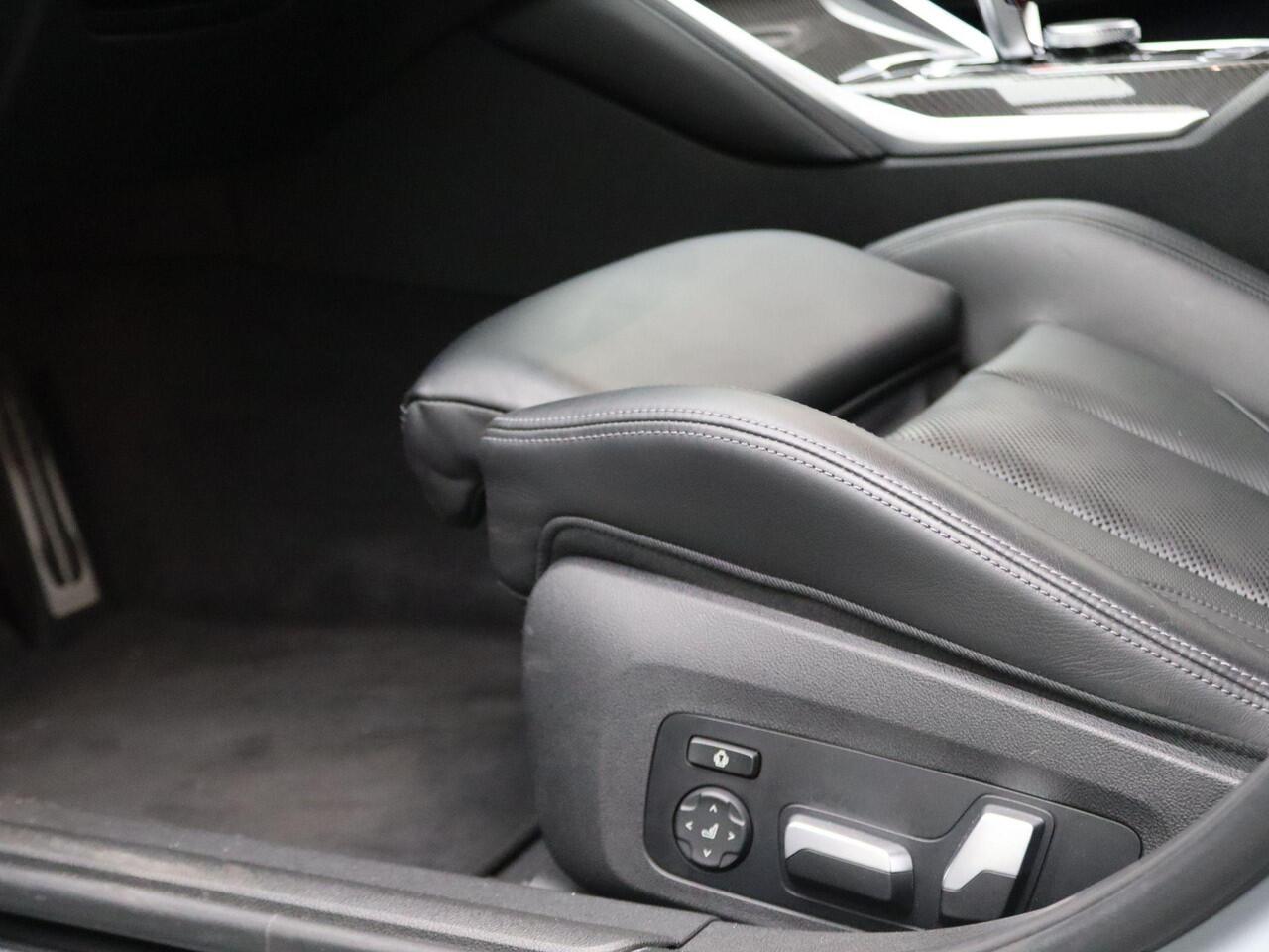 BMW M3 3 Serie Sedan xDrive Competition Parking Pack | Safety Pack | Stuurwielrand Verwarmd | Adaptief M Onderstel | Driving Assistant Professional | Laserlight | Head-Up Display | Harman Kardon | 19/20''