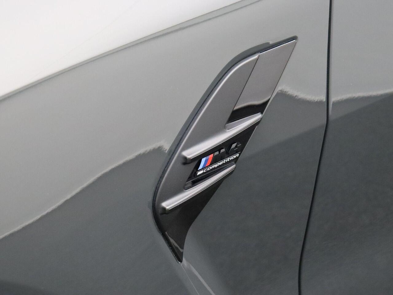 BMW M4 Cabrio xDrive Competition Innovation Pack | Stuurwielrand Verwarmd | Adaptief M Onderstel | Driving Assistant Professional | Head-Up Display | Harman Kardon | 19/20''