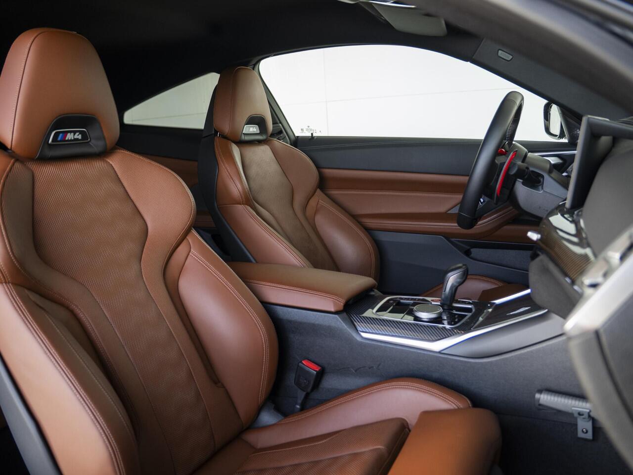 BMW M4 xDrive Competition Coupé | M Driver's Pack | Carbon-keramische remmen | Harman Kardon | Comfort Access | Stuurwielrand verwarmd | Stoelventilatie