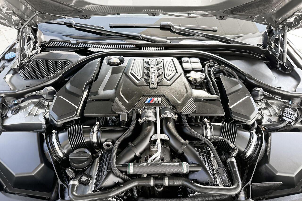 BMW M5 Sedan xDrive Akrapovic uitlaatsysteem / PPF volledig / Harman Kardon / Lasers / Auto-pilot / Comfort Access / Selections