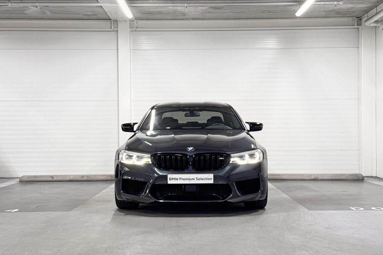 BMW M5 Sedan M5