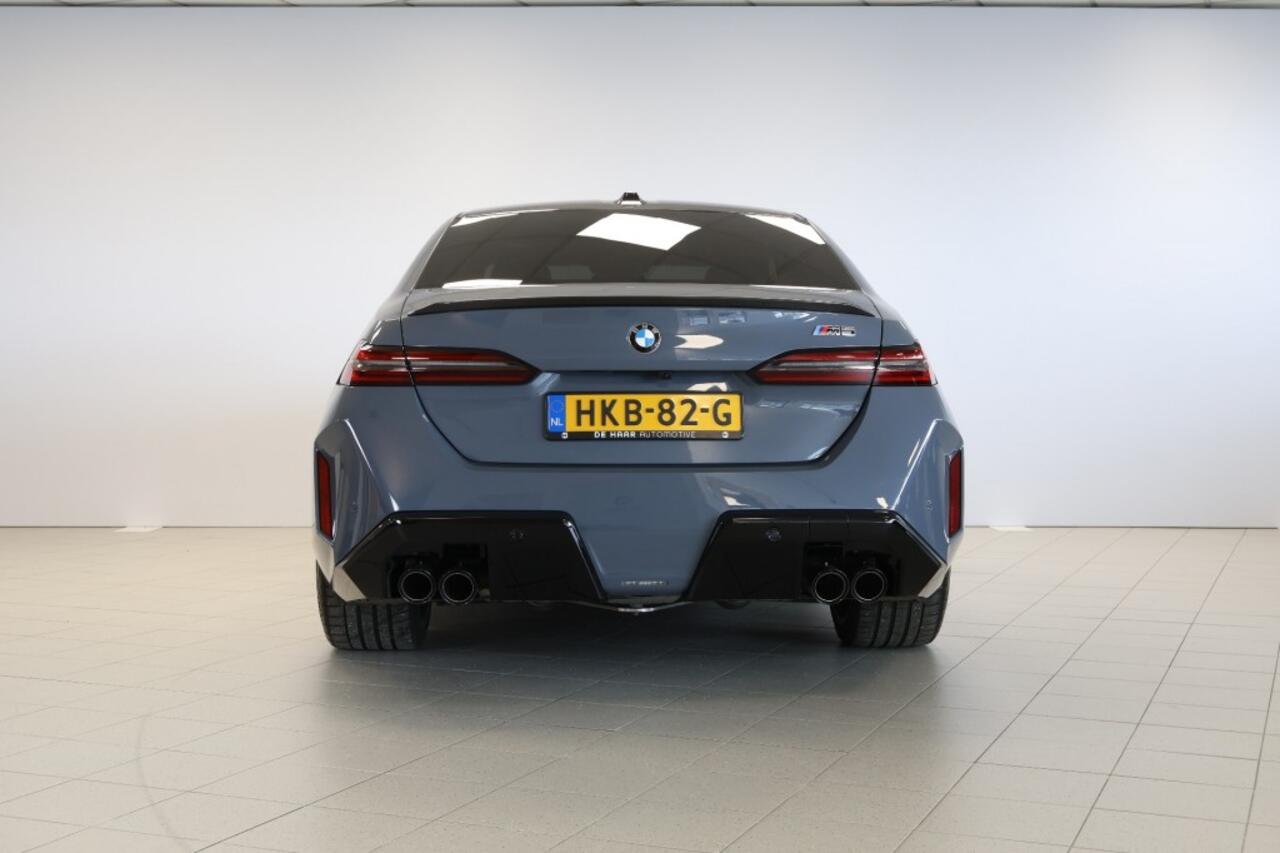 BMW M5 Sedan - Ultimate Pack - Keramische Remmen - Carbon Pack