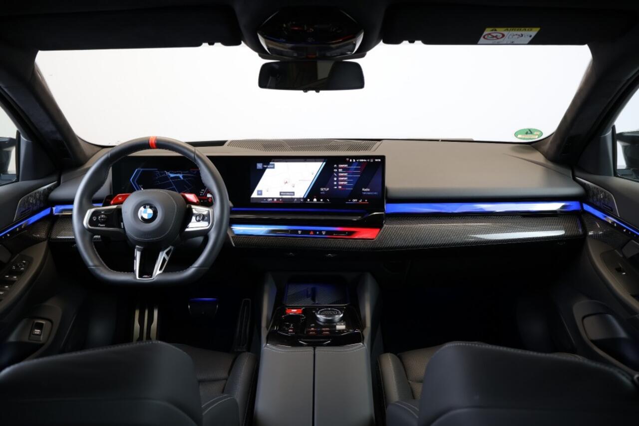 BMW M5 Sedan - Ultimate Pack - Keramische Remmen - Carbon Pack