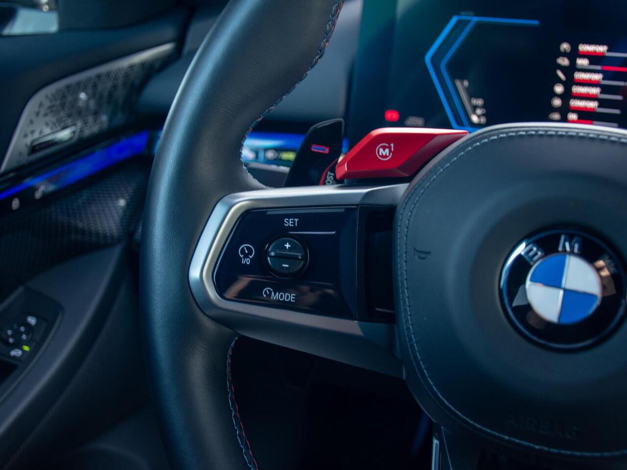 BMW M5 | Keramisch | M drivers package l Carbon | B&W Audio | Trekhaak | NP 177k!