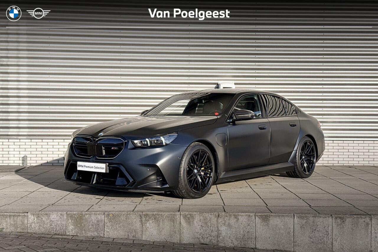 BMW M5 Sedan M5 Keramische Remschijven / Trekhaak / Driving Asssistant Professional