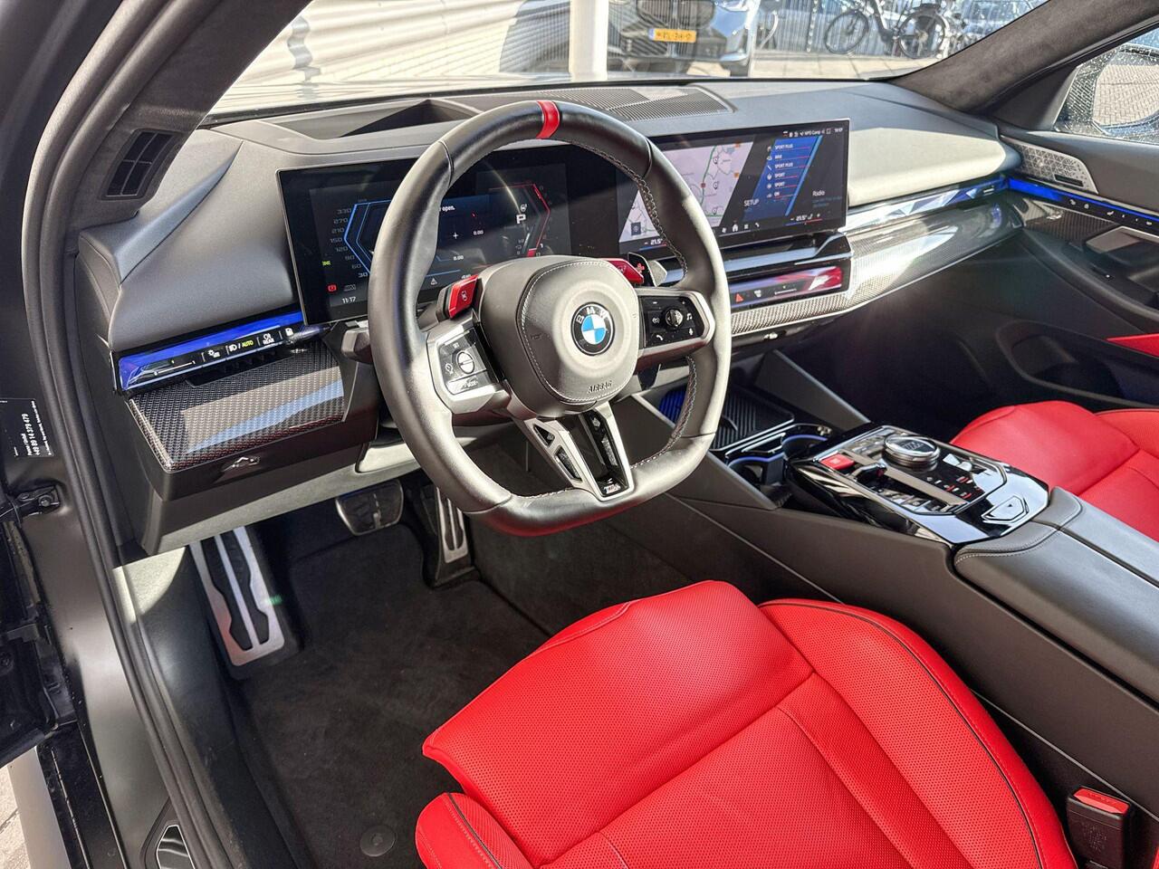 BMW M5 Sedan M5 Keramische Remschijven / Trekhaak / Driving Asssistant Professional