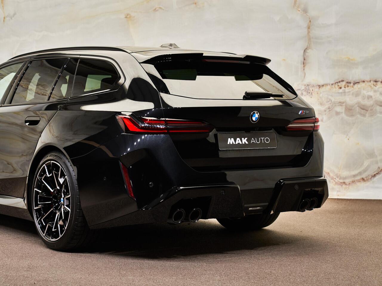 BMW M5 Touring V8 M Hybrid, pano, B&W, 21", stl.ventilatie, tr.haak, pano, leder, memory, keyless, privacy