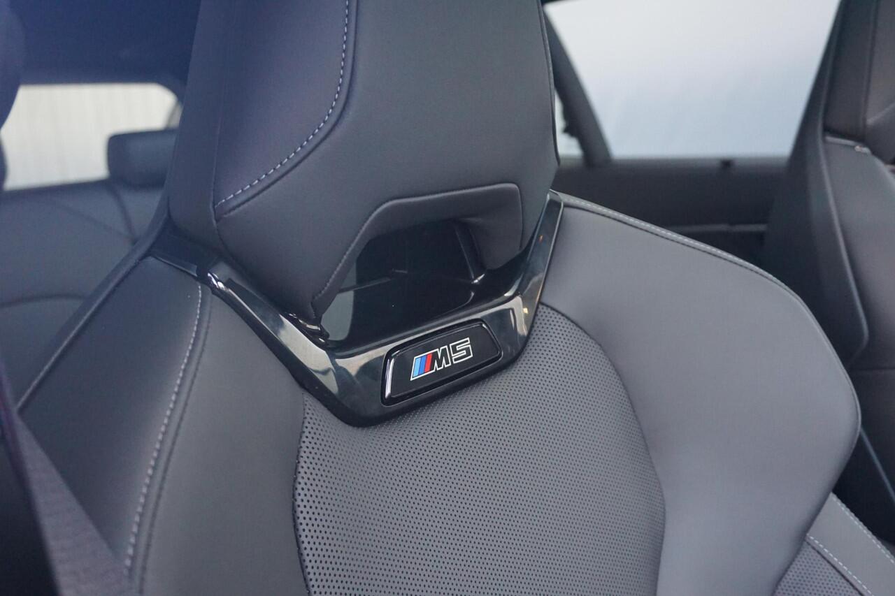 BMW M5 Touring M Driver's Pack / Comfort Pack / Driving Assistant Professional / Bowers & Wilkins