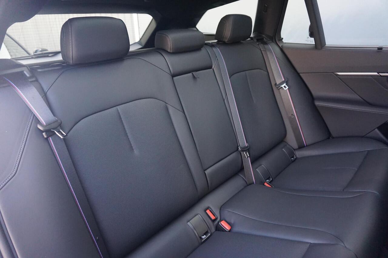 BMW M5 Touring M Driver's Pack / Comfort Pack / Driving Assistant Professional / Bowers & Wilkins