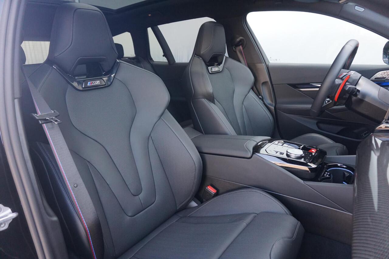 BMW M5 Touring M Driver's Pack / Comfort Pack / Driving Assistant Professional / Bowers & Wilkins