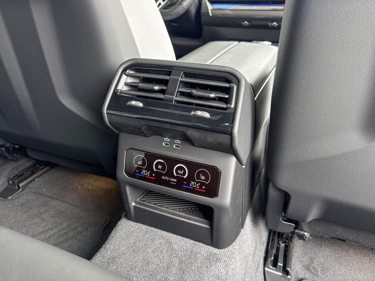 BMW M5 Sedan M Driver's Pack / Comfort Pack / Panoramadak / Driving Assistant Professional / Parking Assistant Professional