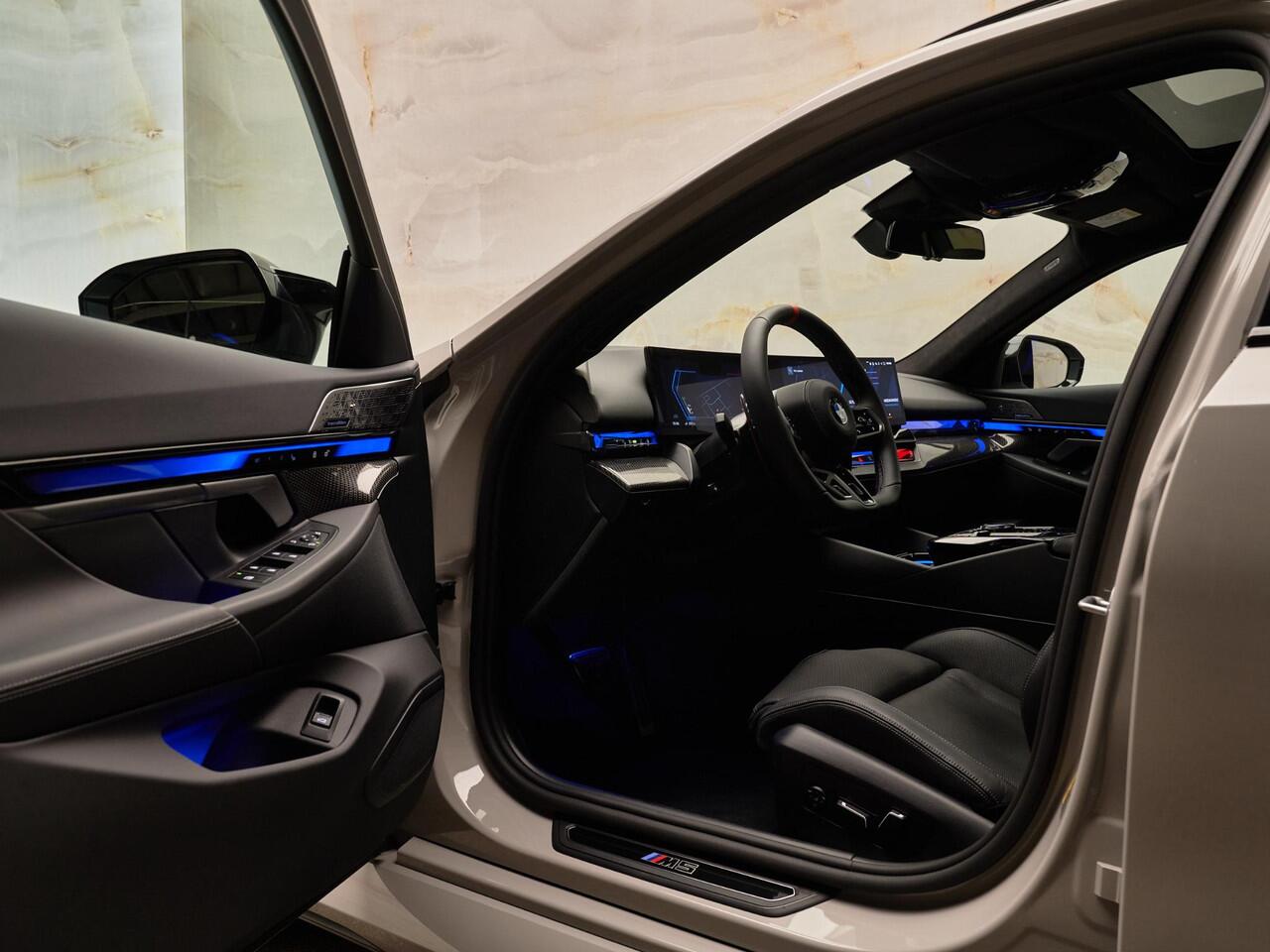 BMW M5 Touring V8 M Hybrid, PPF front, Sonderlackierung, pano, alcantara, B&W, 21'', stl.ventilatie, tr.haak, memory, leder, privacy