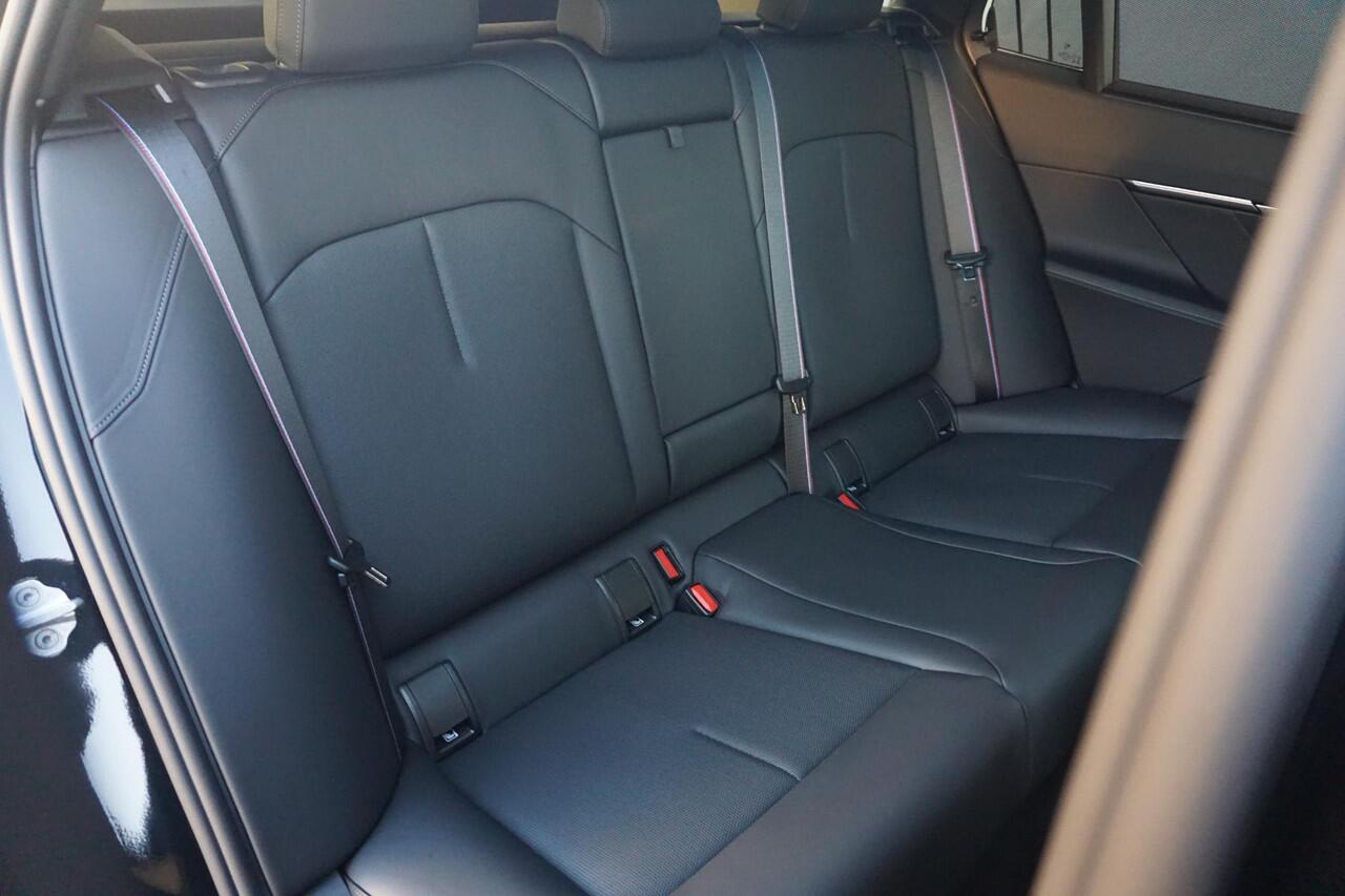 BMW M5 Touring M Driver's Pack | Glazen Panoramadak | Trekhaak Elektrisch | Driving Assistant Professional | Bowers & Wilkins | Stuur- en stoelverwarming | Stoelverstelling elektrisch met geheugen