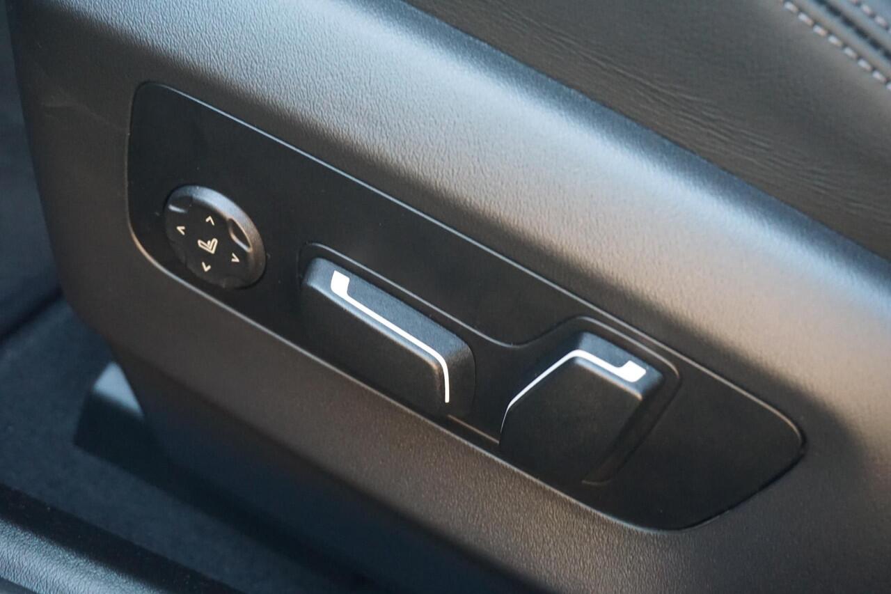 BMW M5 Touring M Driver's Pack | Glazen Panoramadak | Trekhaak Elektrisch | Driving Assistant Professional | Bowers & Wilkins | Stuur- en stoelverwarming | Stoelverstelling elektrisch met geheugen