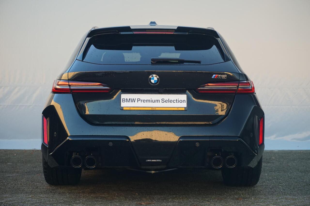 BMW M5 Touring M Driver's Pack | Glazen Panoramadak | Trekhaak Elektrisch | Driving Assistant Professional | Bowers & Wilkins | Stuur- en stoelverwarming | Stoelverstelling elektrisch met geheugen
