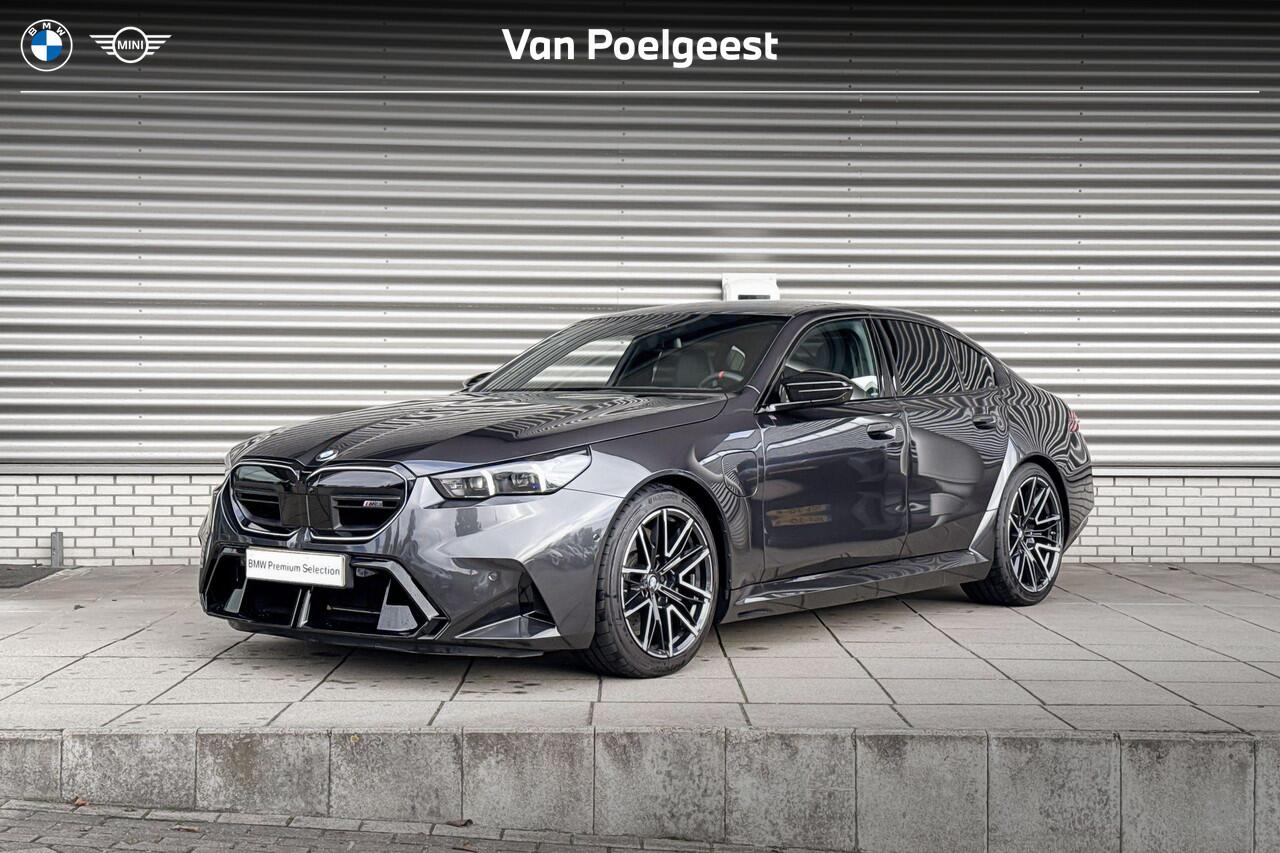 BMW M5 Sedan M5 M Driver's Pack / Comfort Pack / Panoramadak / Driving Assistant Professional / Parking Assistant Professional
