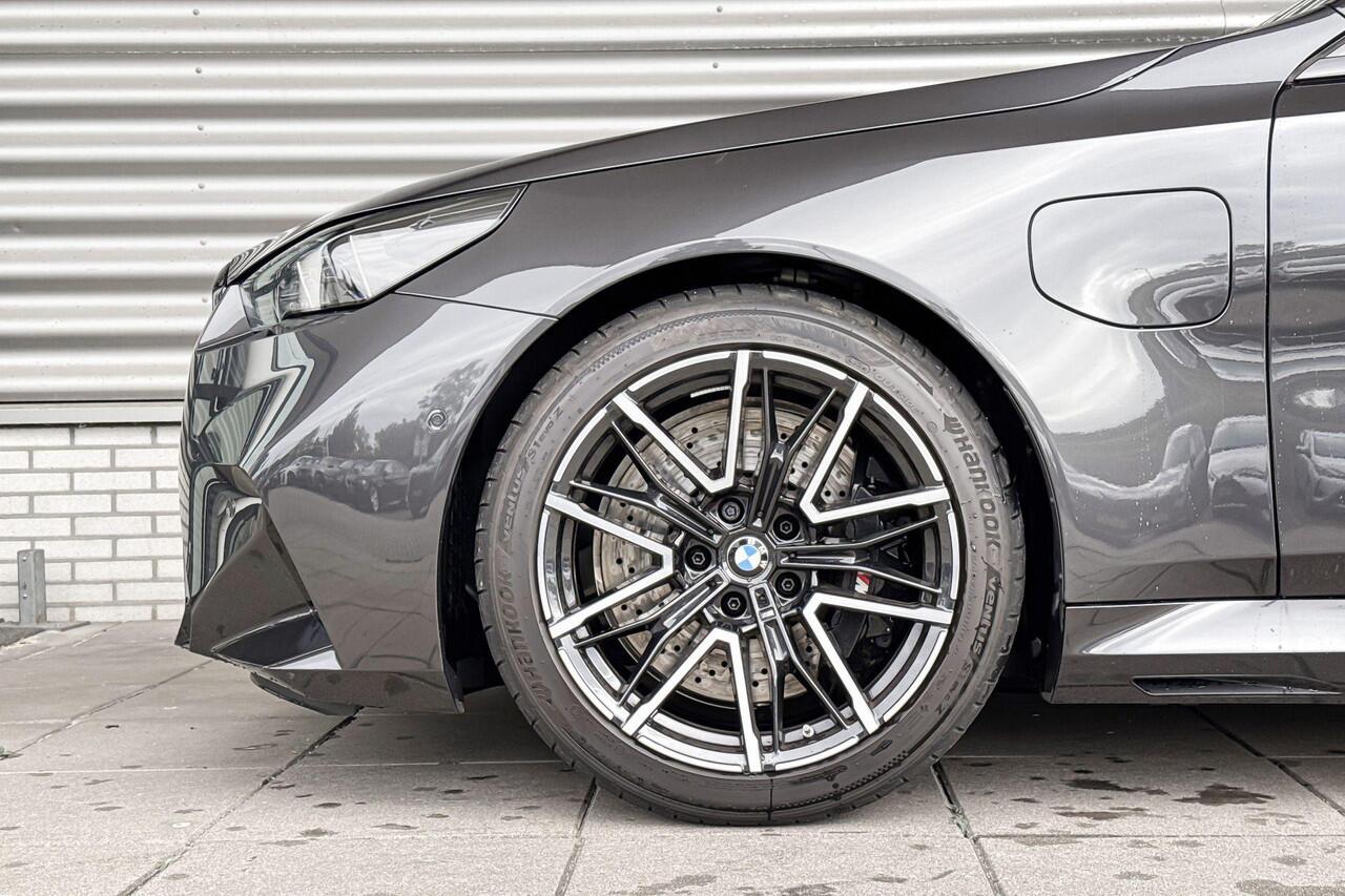 BMW M5 Sedan M5 M Driver's Pack / Comfort Pack / Panoramadak / Driving Assistant Professional / Parking Assistant Professional