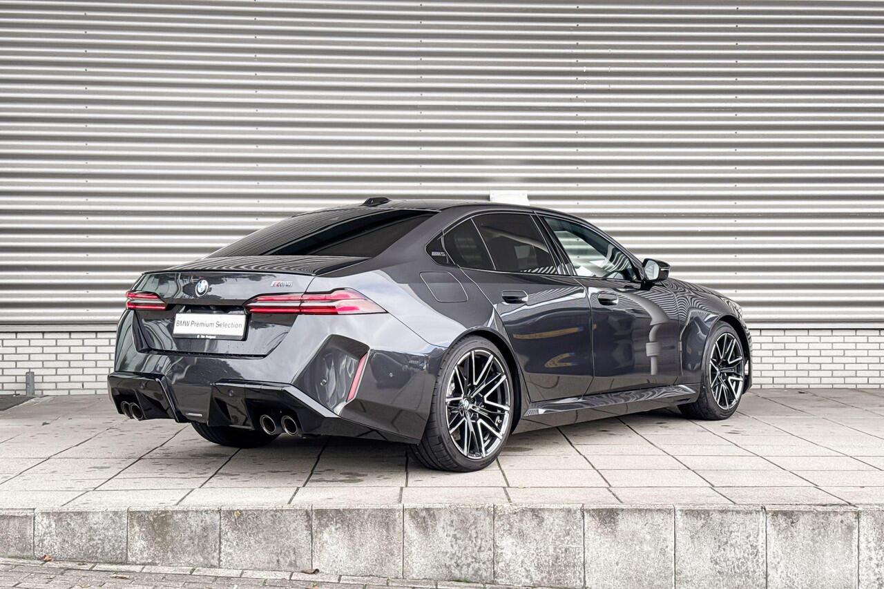 BMW M5 Sedan M5 M Driver's Pack / Comfort Pack / Panoramadak / Driving Assistant Professional / Parking Assistant Professional