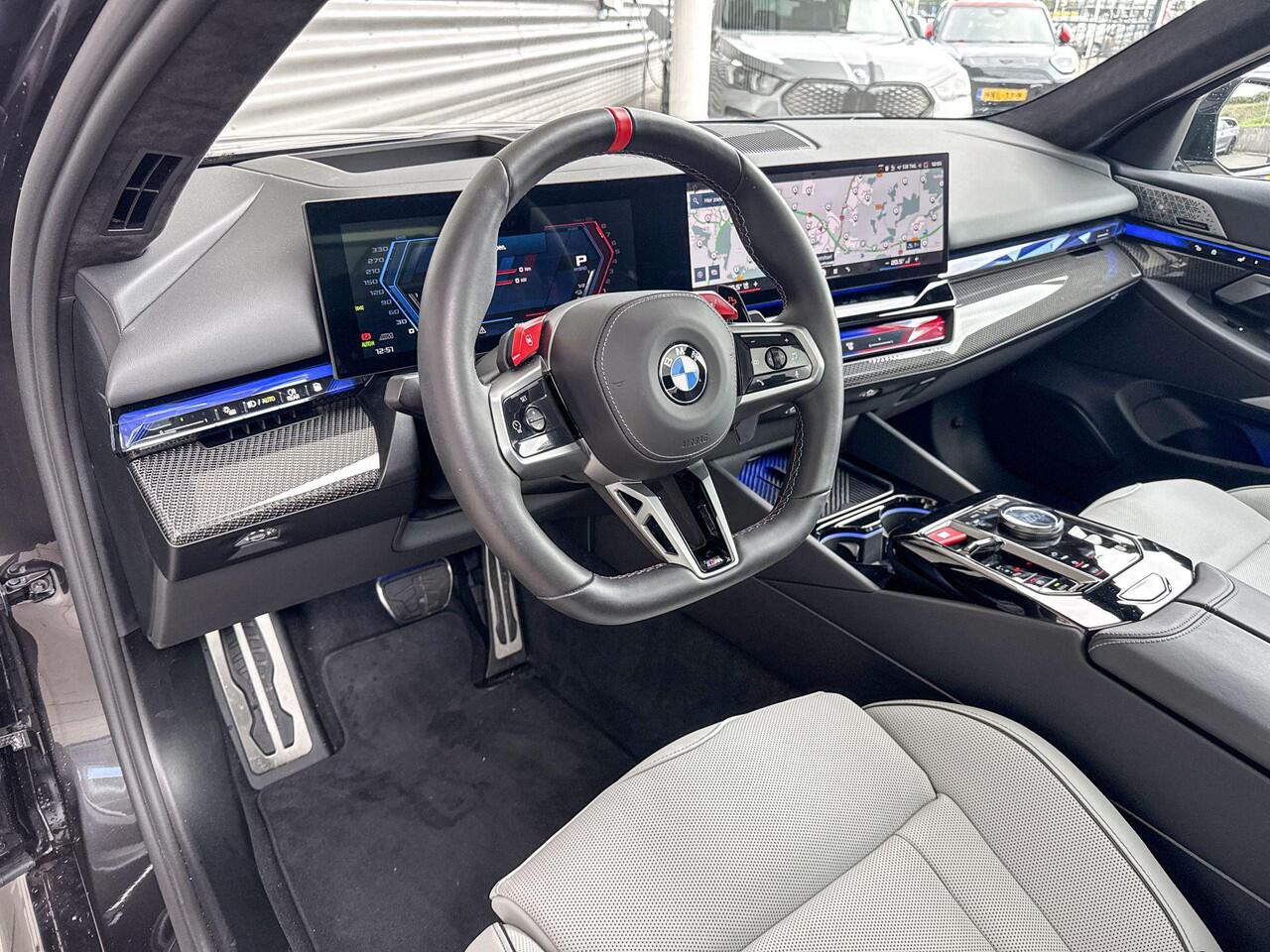 BMW M5 Sedan M5 M Driver's Pack / Comfort Pack / Panoramadak / Driving Assistant Professional / Parking Assistant Professional