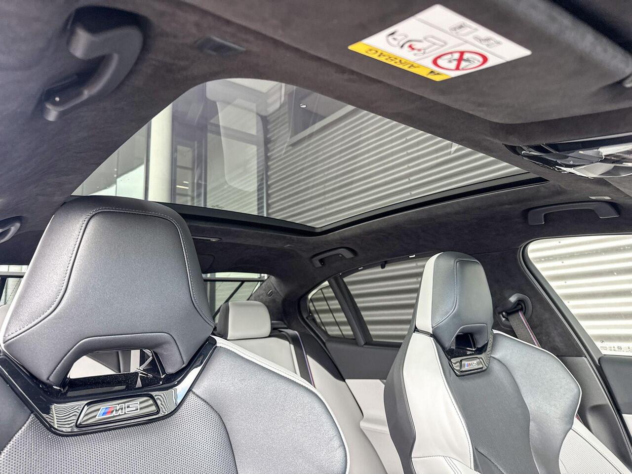 BMW M5 Sedan M5 M Driver's Pack / Comfort Pack / Panoramadak / Driving Assistant Professional / Parking Assistant Professional