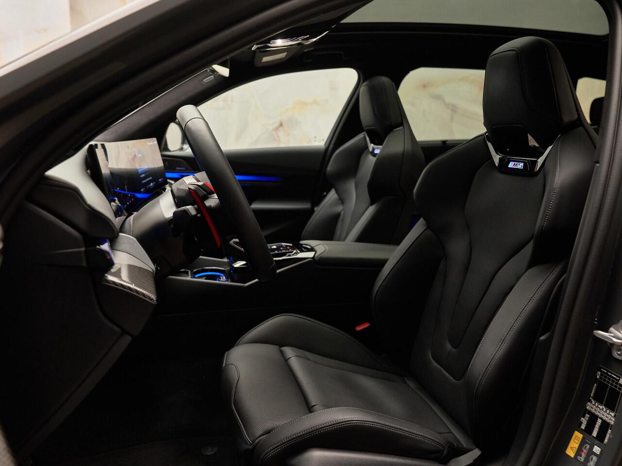 BMW M5 Touring V8 M Hybrid, IPE Exhaust, M Performance, Sonderlackierung, Ultimate Package, ceramic, pano, B&W, 21", stl.ventilatie, memory, carbon, leder, privacy