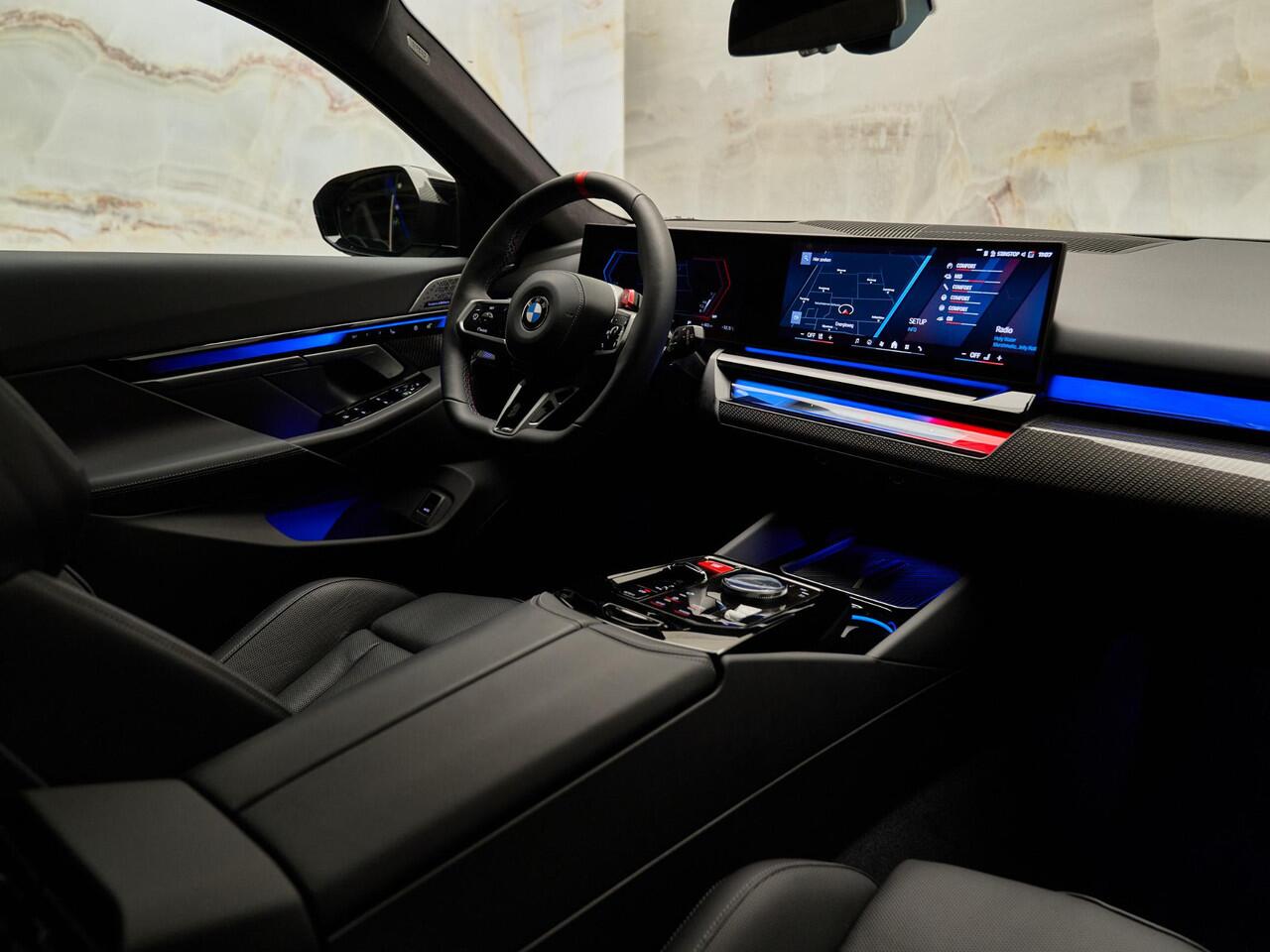 BMW M5 Touring V8 M Hybrid, IPE Exhaust, M Performance, Sonderlackierung, Ultimate Package, ceramic, pano, B&W, 21", stl.ventilatie, memory, carbon, leder, privacy