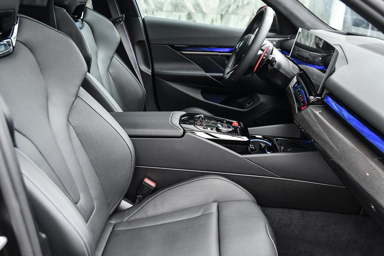 BMW M5 Touring M5 Individual lak |Keramisch|Carbon|Trekhaak|