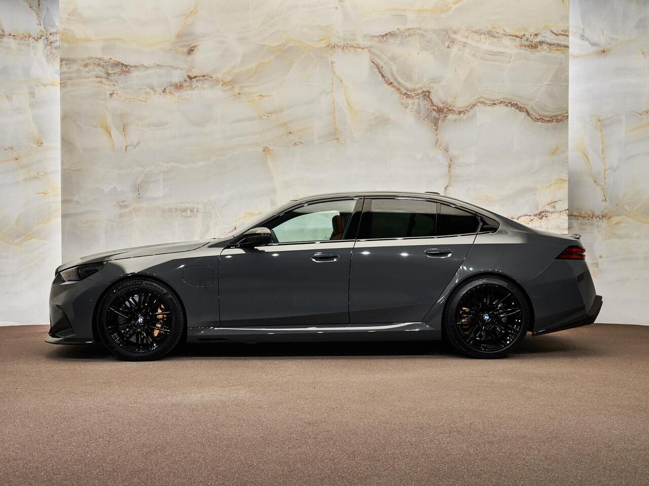 BMW M5 Limousine V8 M Hybrid, PPF front, Alpha-N, Eventuri, pano, Sonderlackierung, carbon extr., ceramic, tr.haak, B&W, privacy