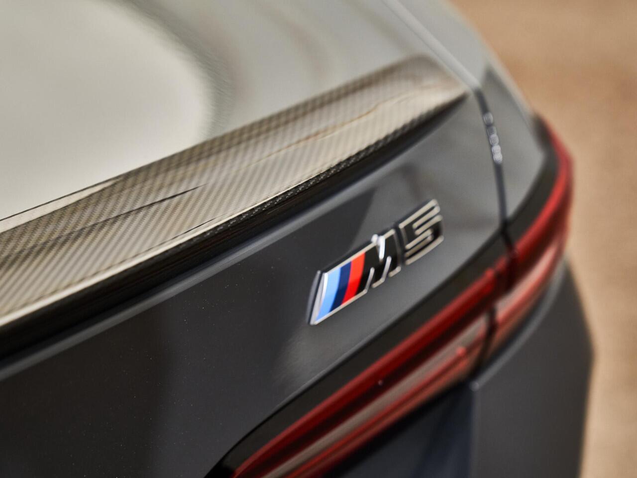 BMW M5 Limousine V8 M Hybrid, PPF front, Alpha-N, Eventuri, pano, Sonderlackierung, carbon extr., ceramic, tr.haak, B&W, privacy