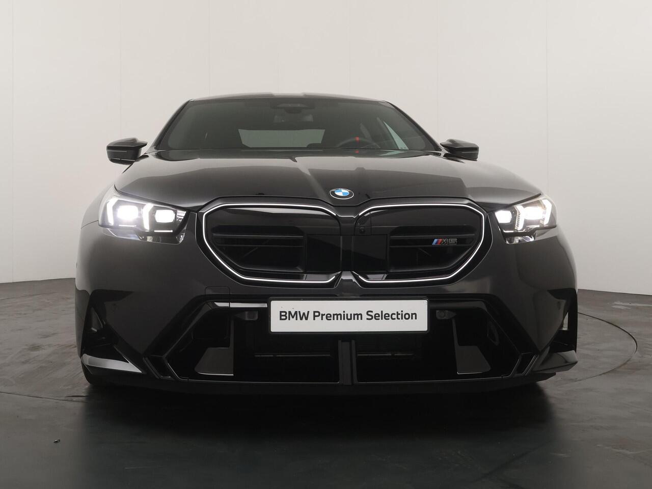 BMW M5 5-serie M Driver's Pack | Driving Assistant Professional | Parking Assistant Prof | Bowers & Wilkins | Stoelventilatie | Carbon Pack | Stuurwielrand verwarmd |
