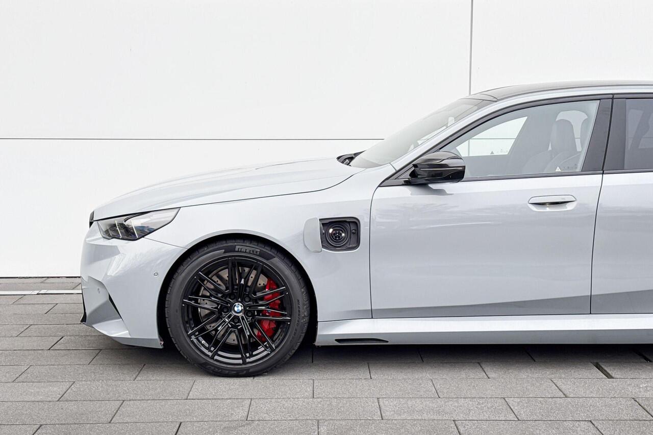 BMW M5 Sedan M5
