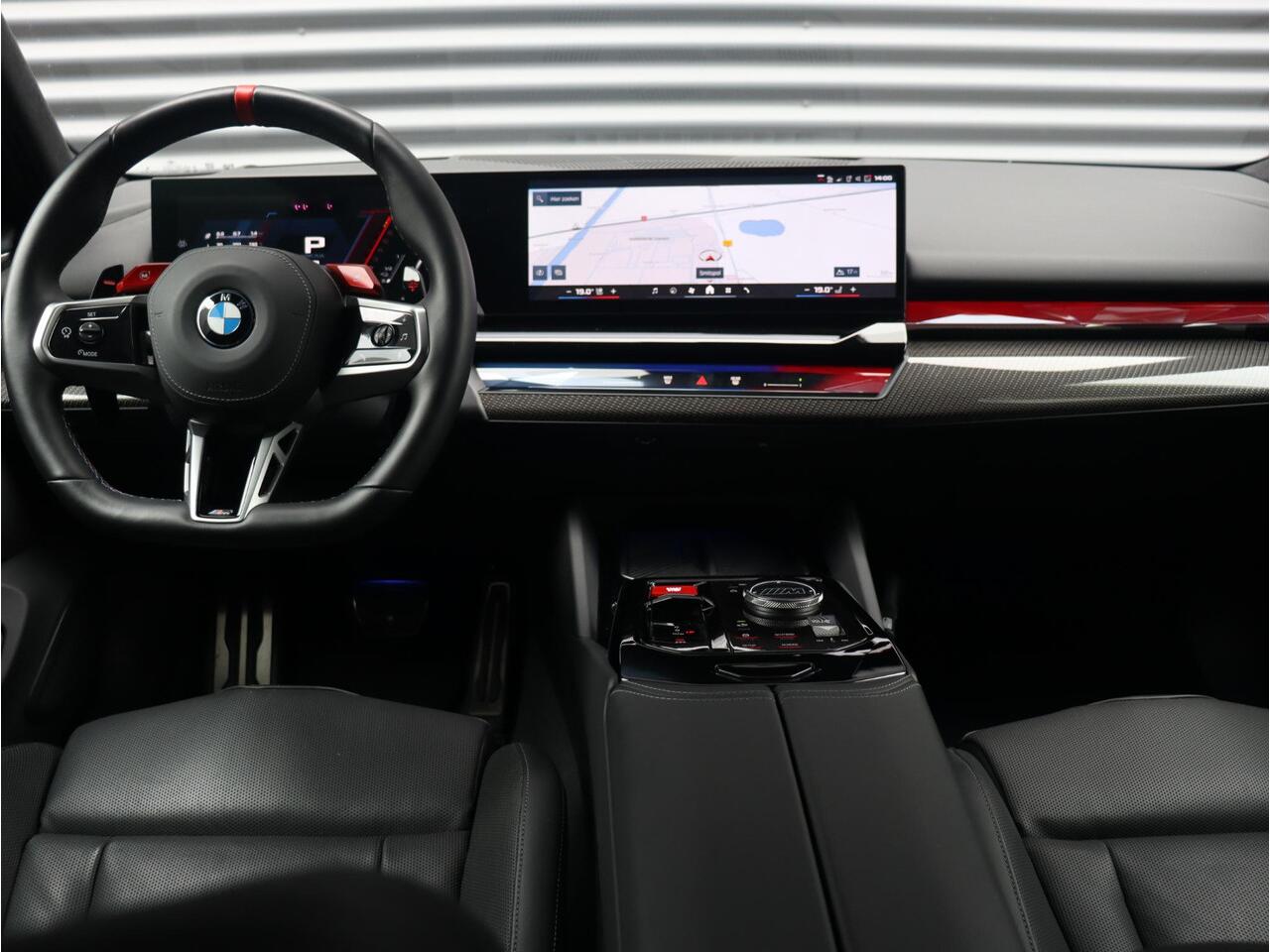 BMW M5 Touring | Individual Lak | M Driver's Package | Head-Up | Trekhaak | Bowers & Wilkins | Driving Assistant Prof. | Stoelventilatie | Carbon | Parking Assistant Prof. | 21'' & 22'' LMV
