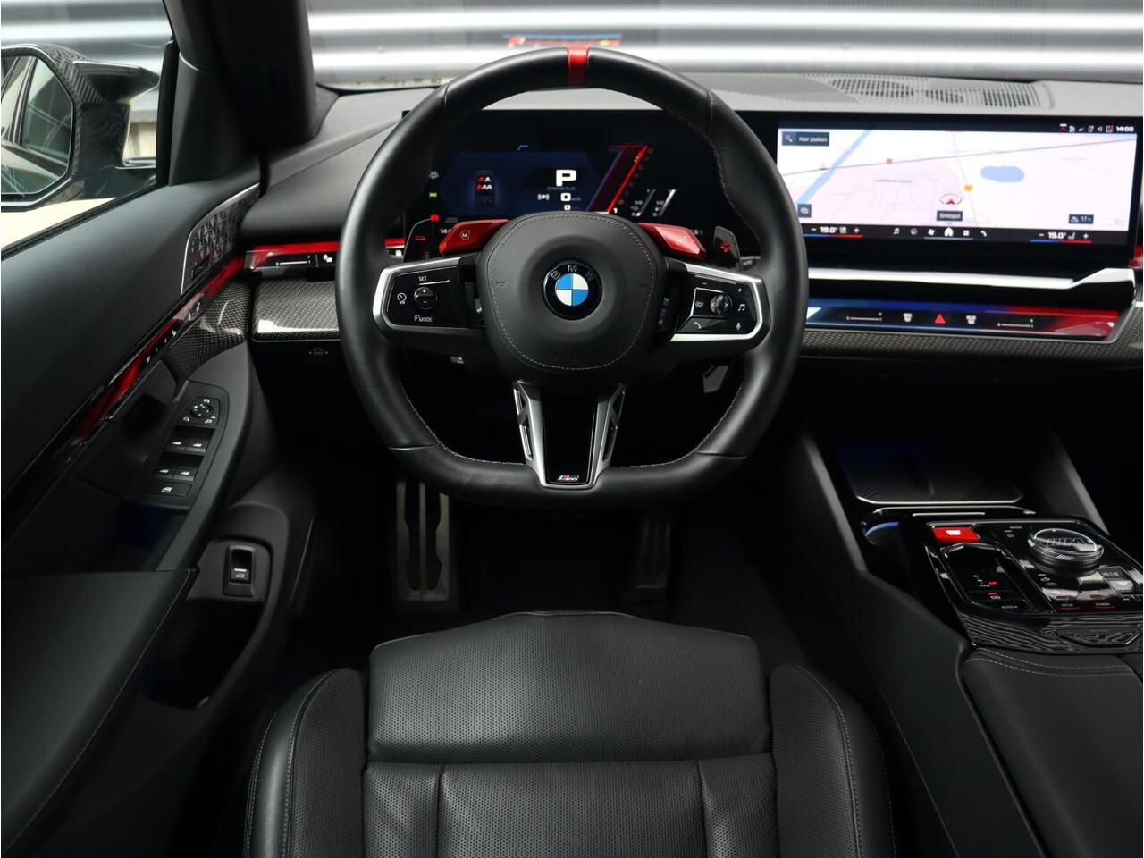 BMW M5 Touring | Individual Lak | M Driver's Package | Head-Up | Trekhaak | Bowers & Wilkins | Driving Assistant Prof. | Stoelventilatie | Carbon | Parking Assistant Prof. | 21'' & 22'' LMV
