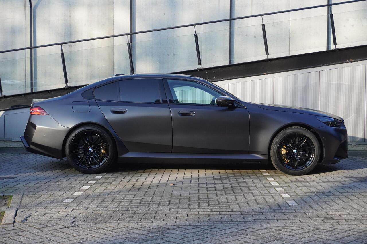 BMW M5 Sedan M Driver's Pack | M Drive Professional | Comfort Pack | Bowers & Wilkins | M Carbon-keramische remmen