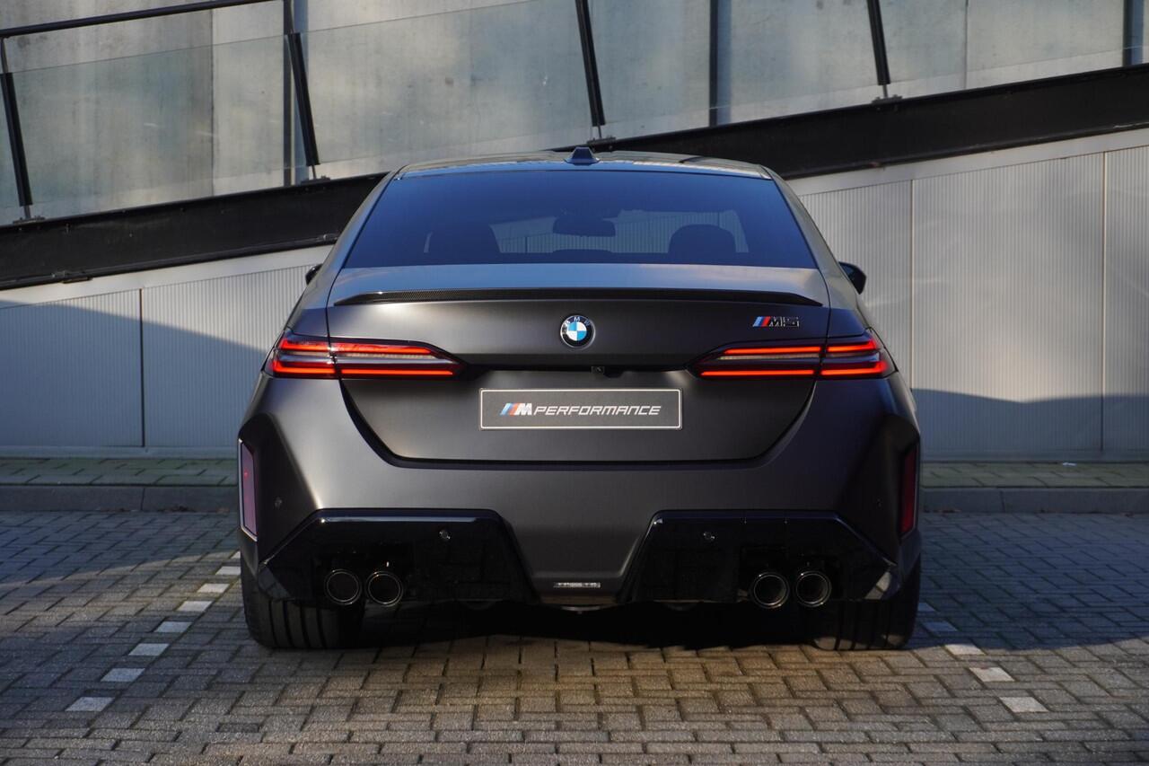 BMW M5 Sedan M Driver's Pack | M Drive Professional | Comfort Pack | Bowers & Wilkins | M Carbon-keramische remmen