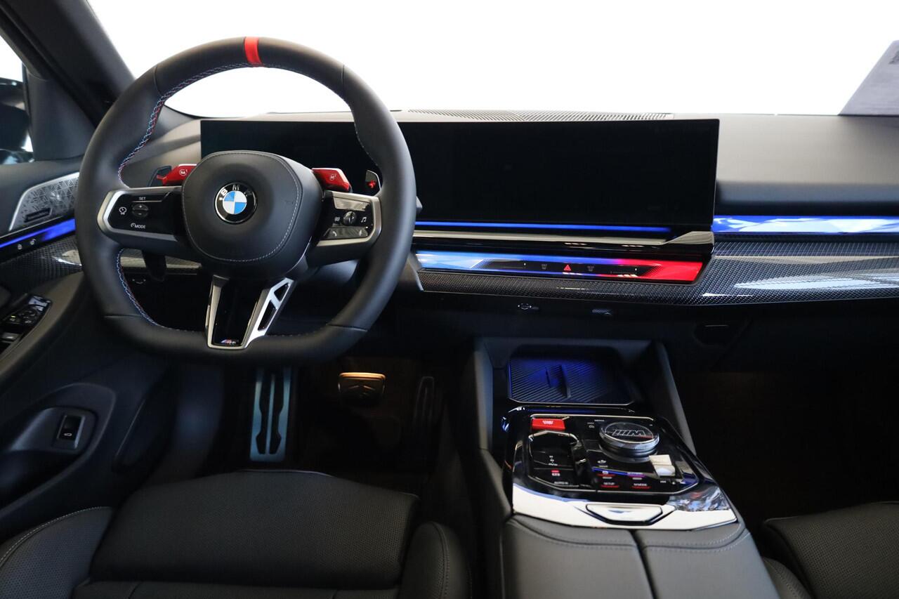 BMW M5 Touring | Panorama Dak | Stoelventilatie en Verwarming | Driving Assistant Professional