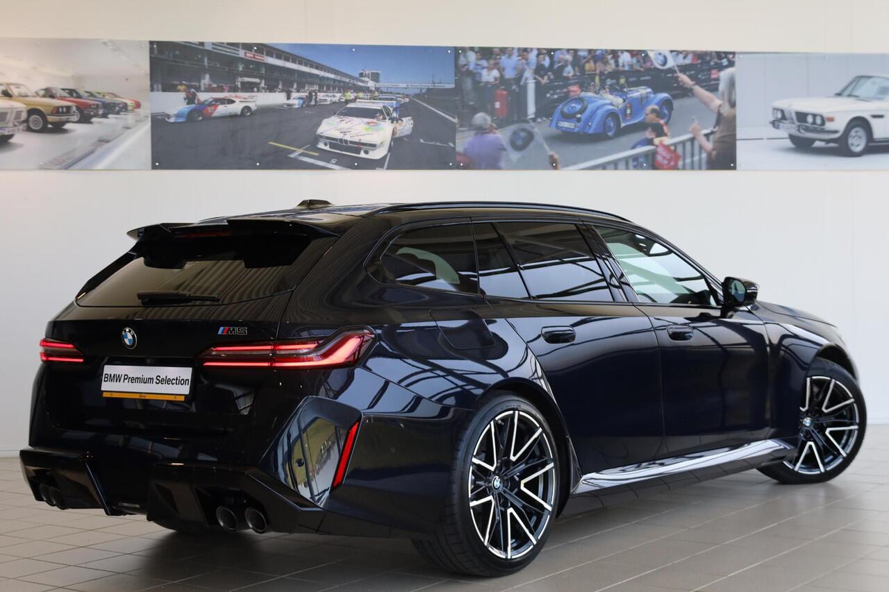 BMW M5 Touring | Panorama Dak | Stoelventilatie en Verwarming | Driving Assistant Professional