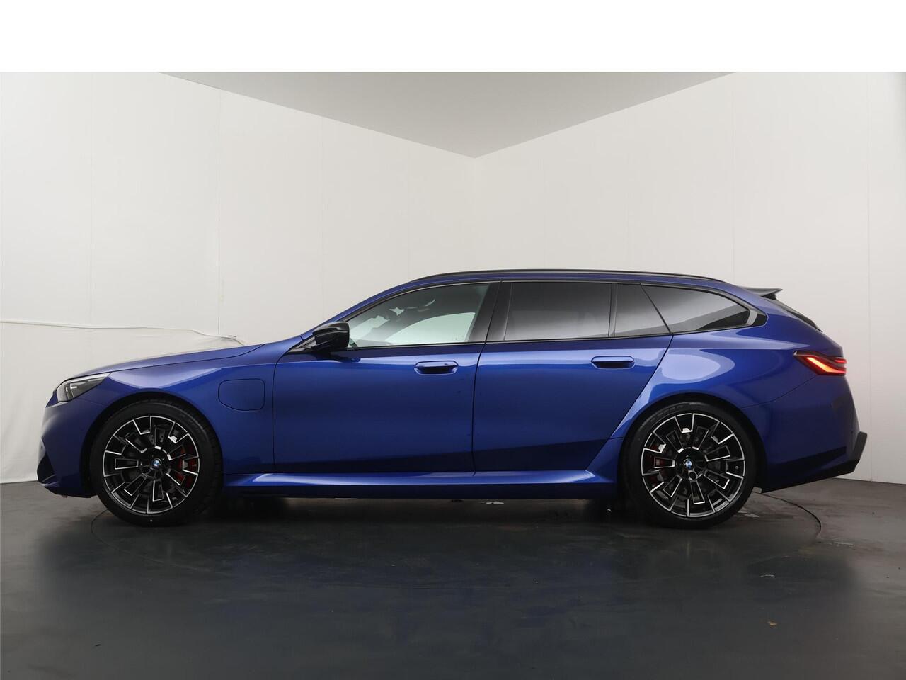 BMW M5 Touring M Drive Professional | M Driver's Pack | Bowers & Wilkins | Comfort Pack | Panoramadak