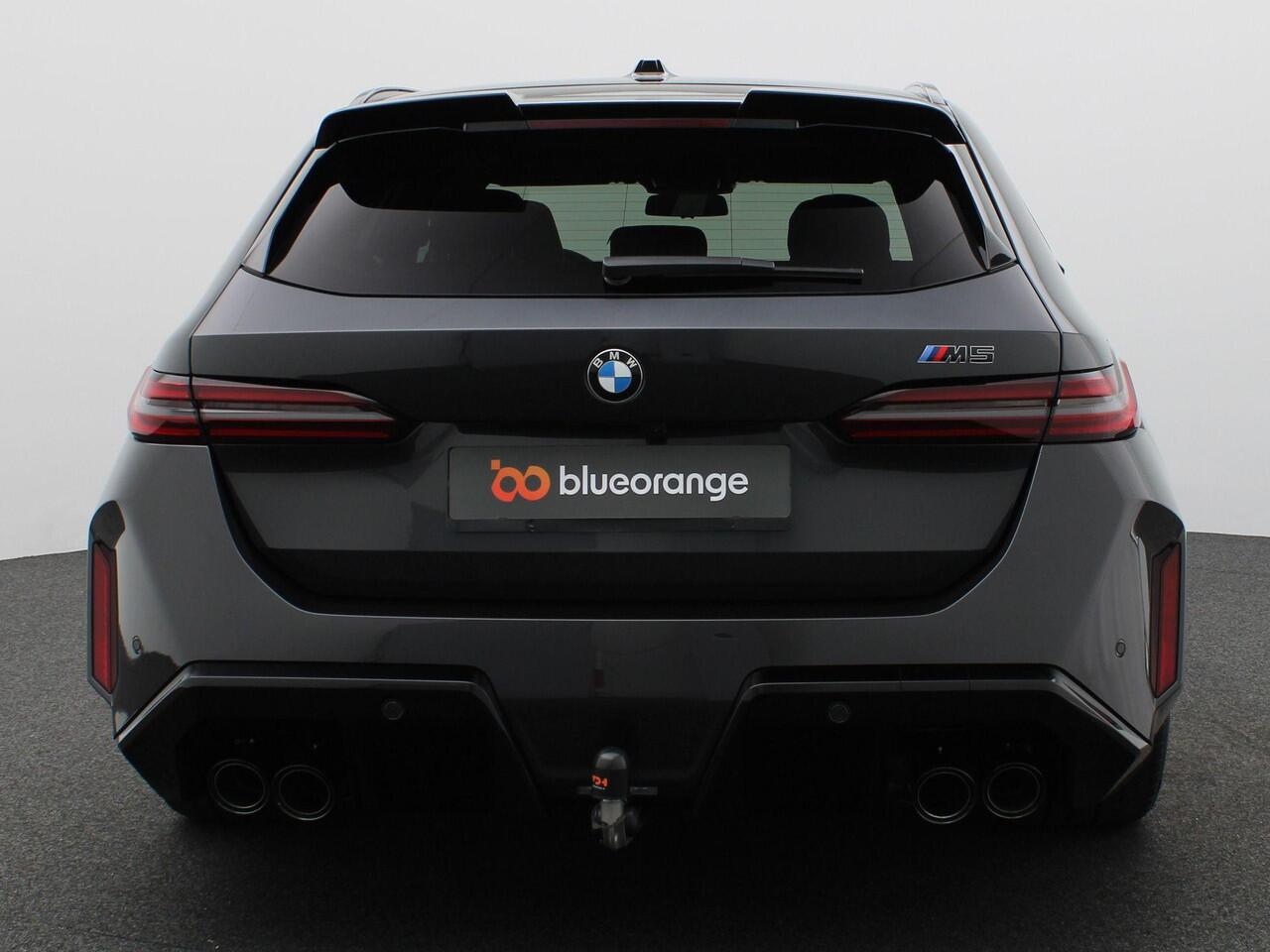 BMW M5 5-serie Touring 728PK Aut. Keramische remschijven, Panoramadak, Head-Up Display, Adaptieve Cruise Controle, Keyless, Side Assist, M-Drivers Pack, Bower&Wilkins Audio, Comfort Pack, Trekhaak, 21" LM Velgen
