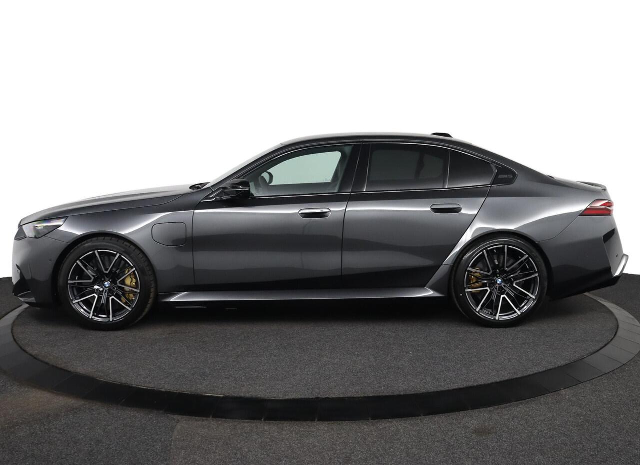 BMW M5 Sedan | Pano | Trekhaak | M Driver's Pack | Comfort Pack